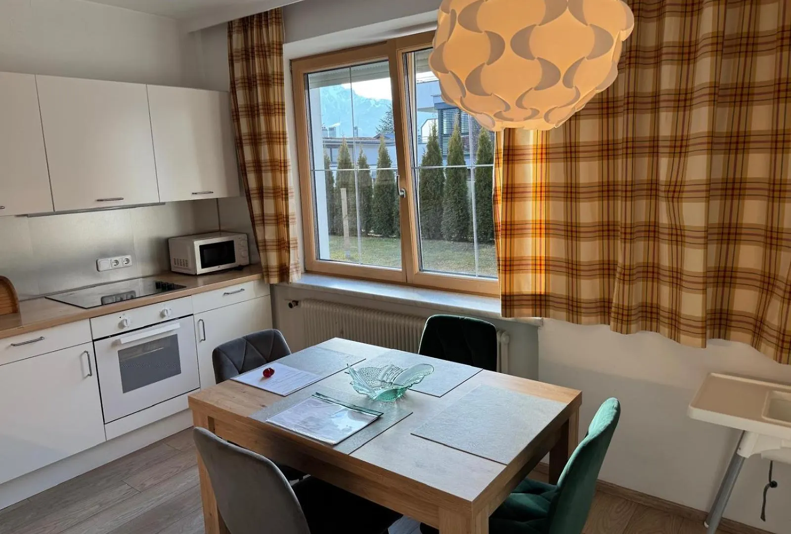 Sonnige Und Ruhige Wohnung In Innsbruck - Stadtrand